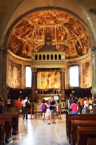 the-main-altar-of-church-of-st-peter-in-chains