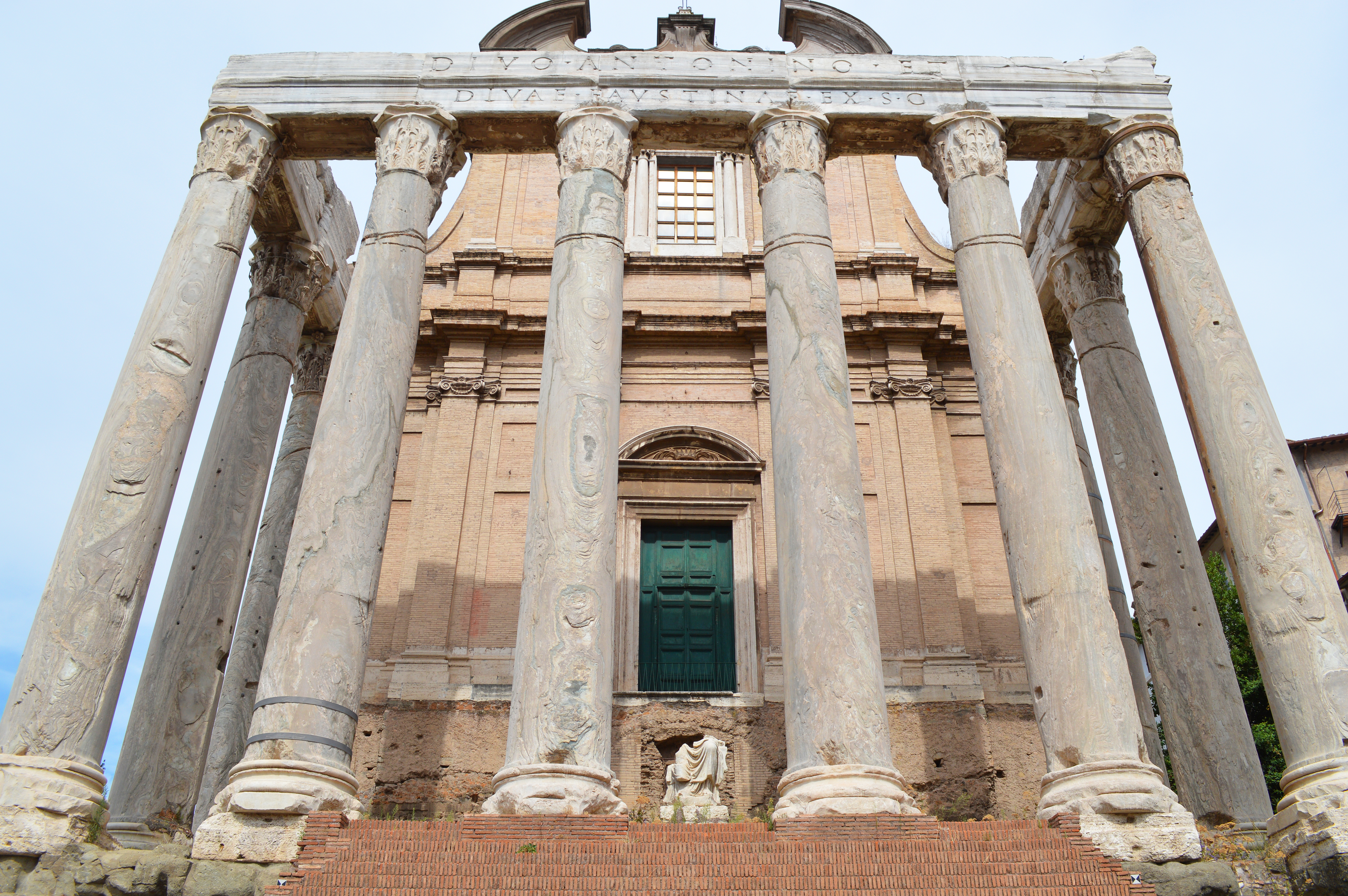 closeup-of-the-temple-of-antoninus-and-faustina-showing-how-high-the-church-door-is
