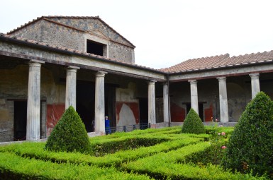 The courtyard garden at the House of Memander