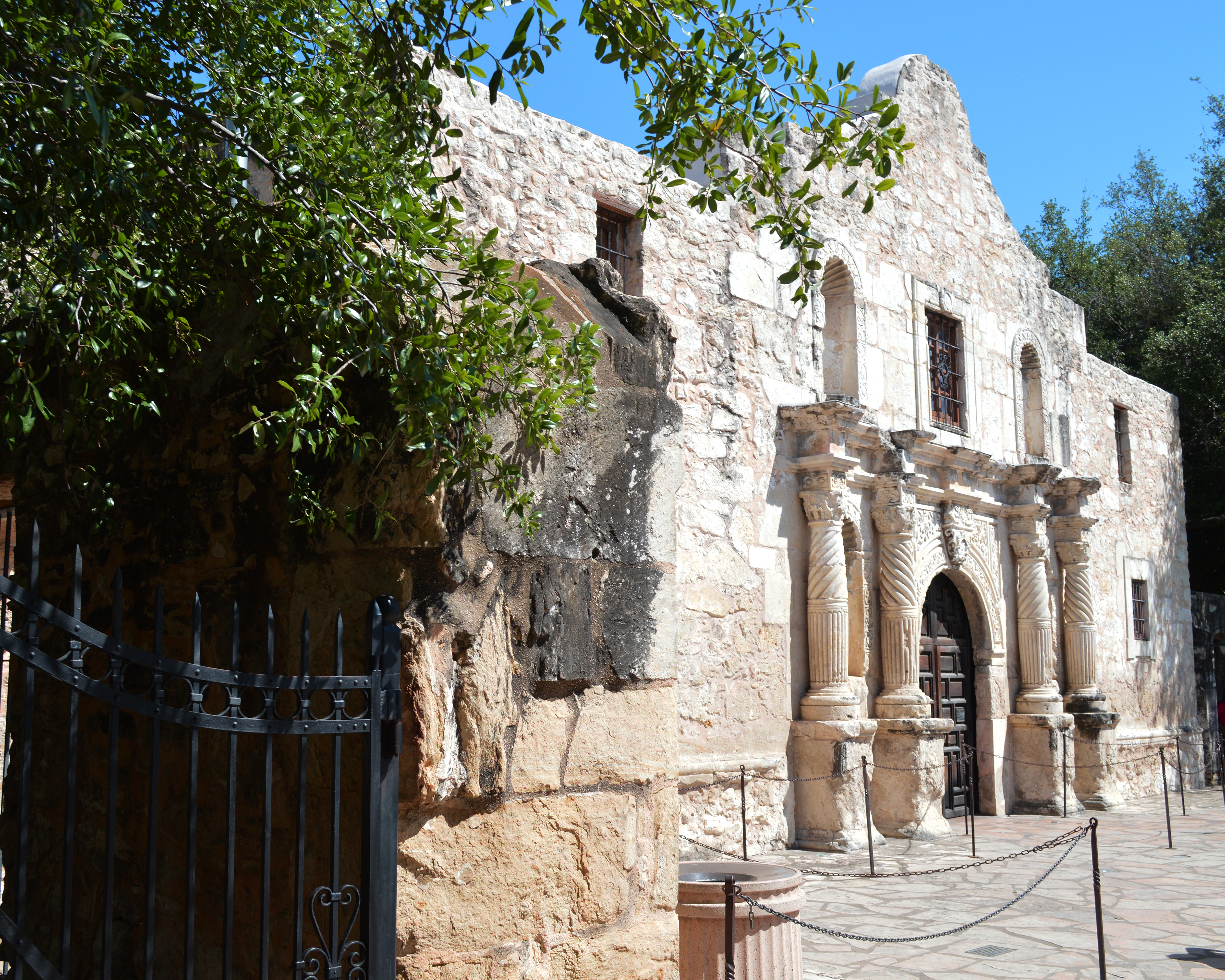The Alamo's church 8 X 10